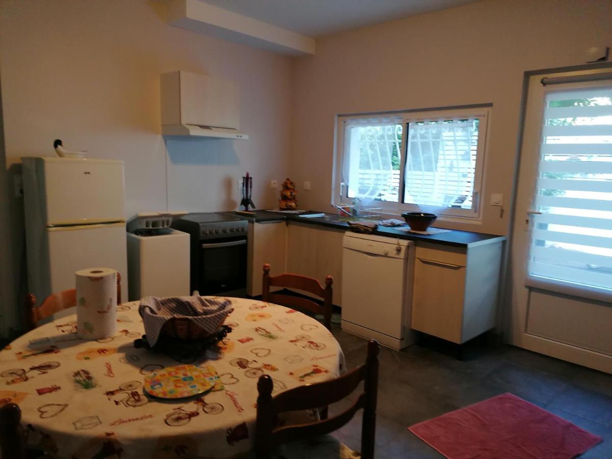 Gite Chez Pierrette Valence-sur-Baise Exterior foto