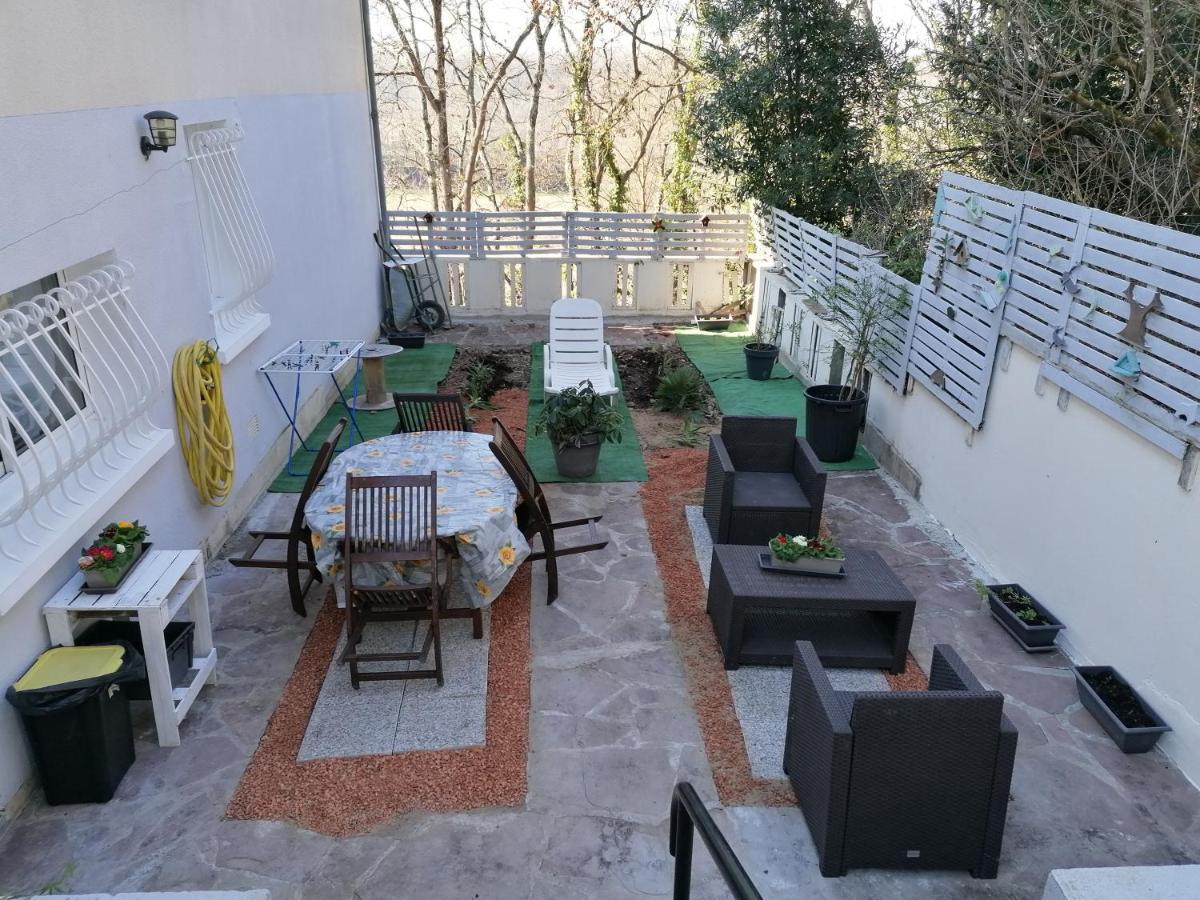 Gite Chez Pierrette Valence-sur-Baise Exterior foto